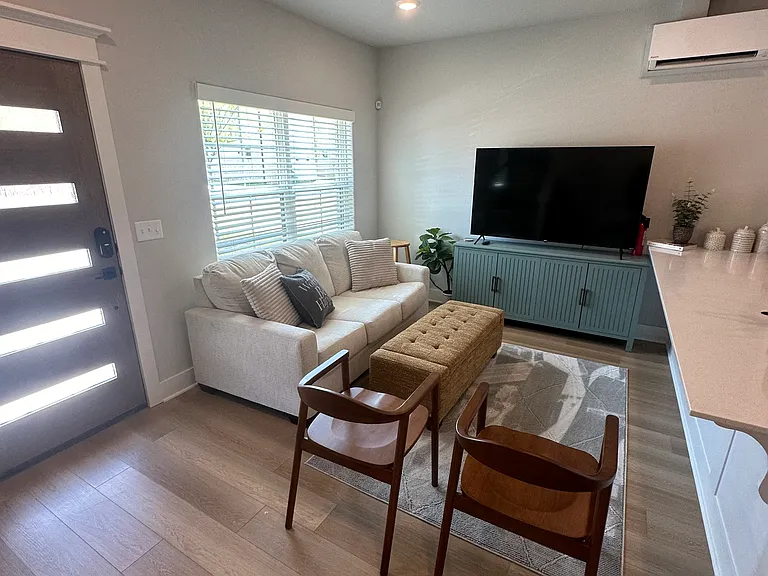 1512 W Cato Springs Rd — Photo 5