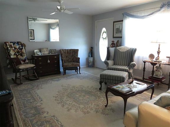 4th image of 1655 Arbor Dr