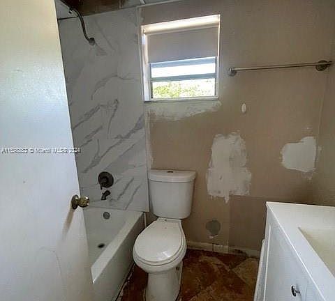 2nd image of 13500 NE 3rd Ct APT 221