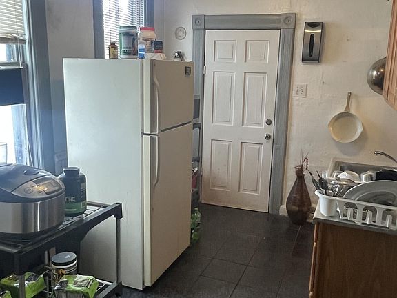 4th image of 2515 N Bartlett Ave