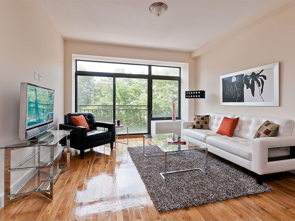 1st image of 225 E 111th St APT 3A
