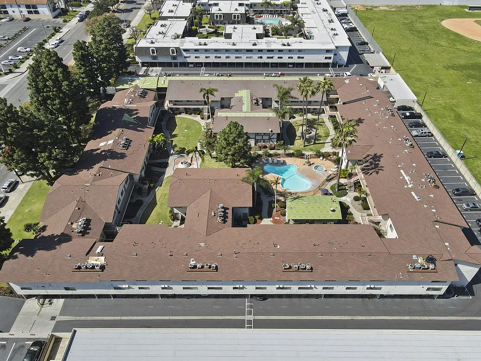 Stonehedge Apartments