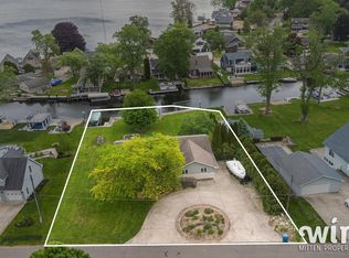 5005 Shoreview Dr, Coloma, MI 49038