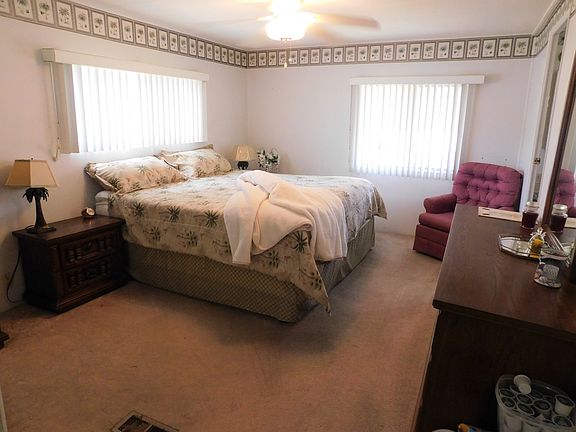 5th image of 132 Brook Ln