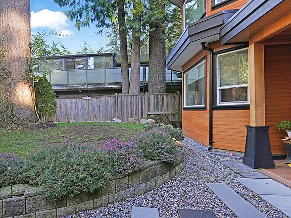 2nd image of 4990 Capilano Rd