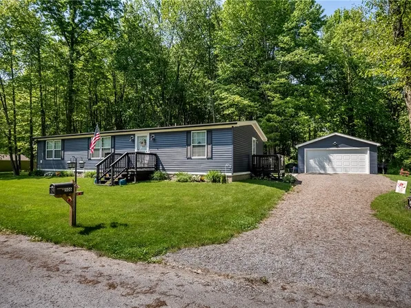 73 S Summit Rd W, Greenville, PA 16125