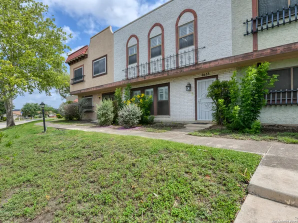 6655 Crown Rdg, San Antonio, TX 78239