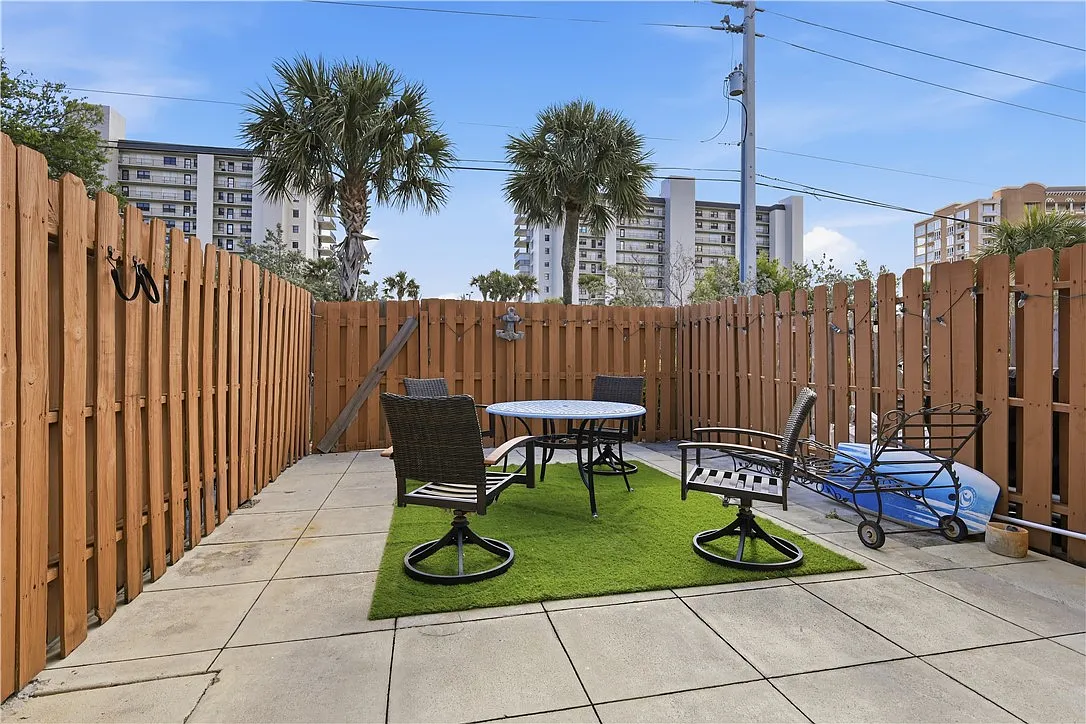 Building Photo - 4225 N Highway A1A #18