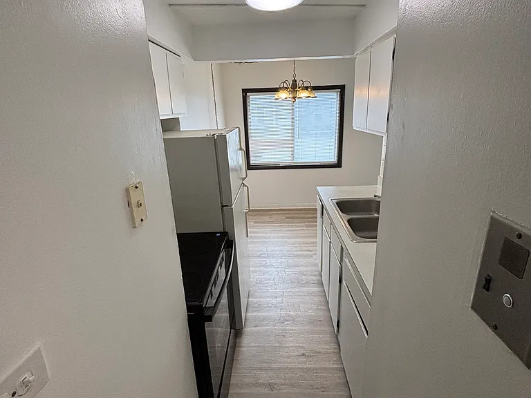 7305 Circle Ave #101 — Photo 5