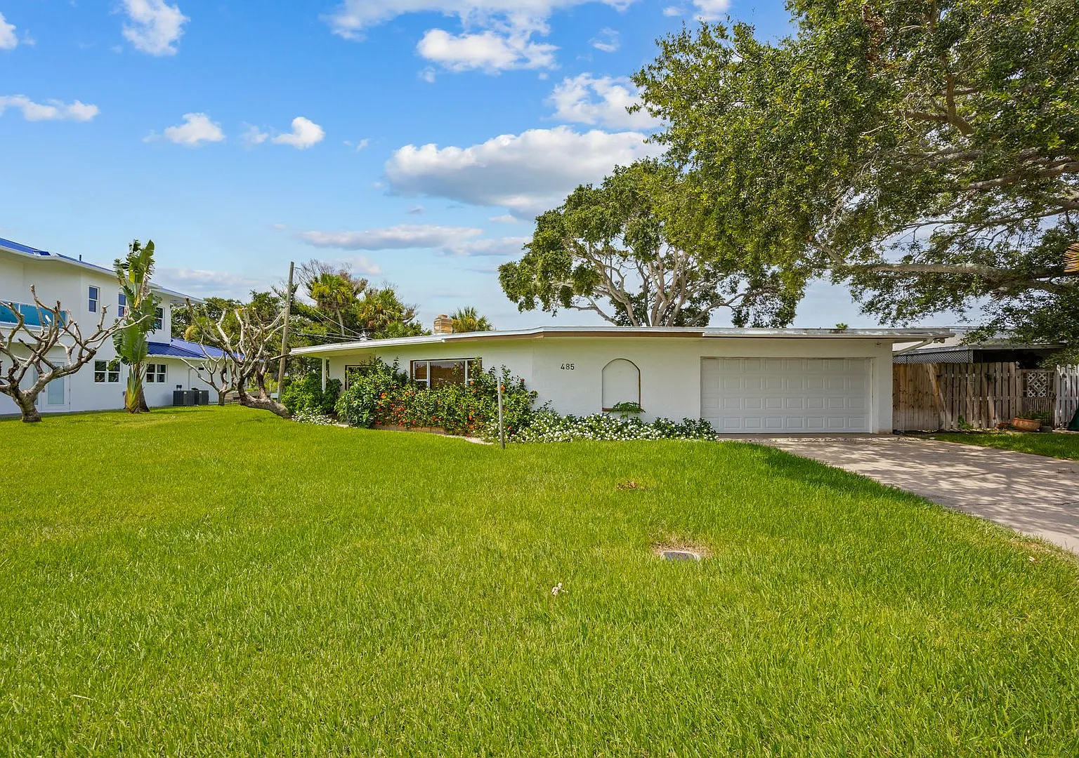 Waterfront Home — Photo 4