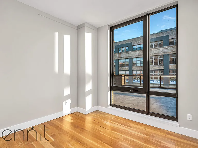 31 Debevoise St #4E — Photo 4