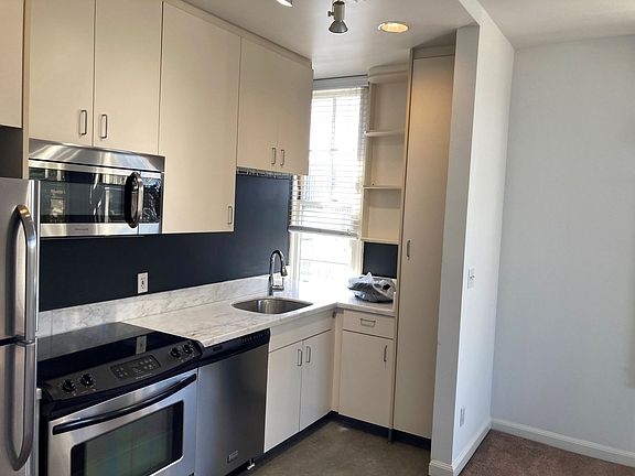 2nd image of 702 Ash St Unit 403