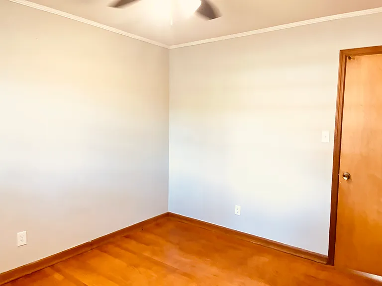 2417 Alandale Dr — Photo 32