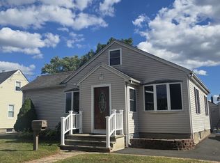 83 Cambridge Dr, East Hartford, CT 06118