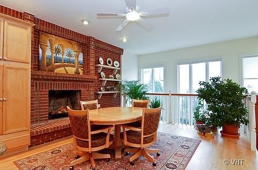 5th image of 1431 W Oakdale Ave #1