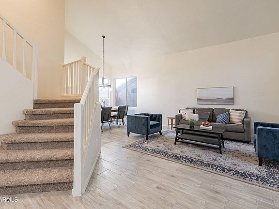 4th image of 15421 S 16TH Drive