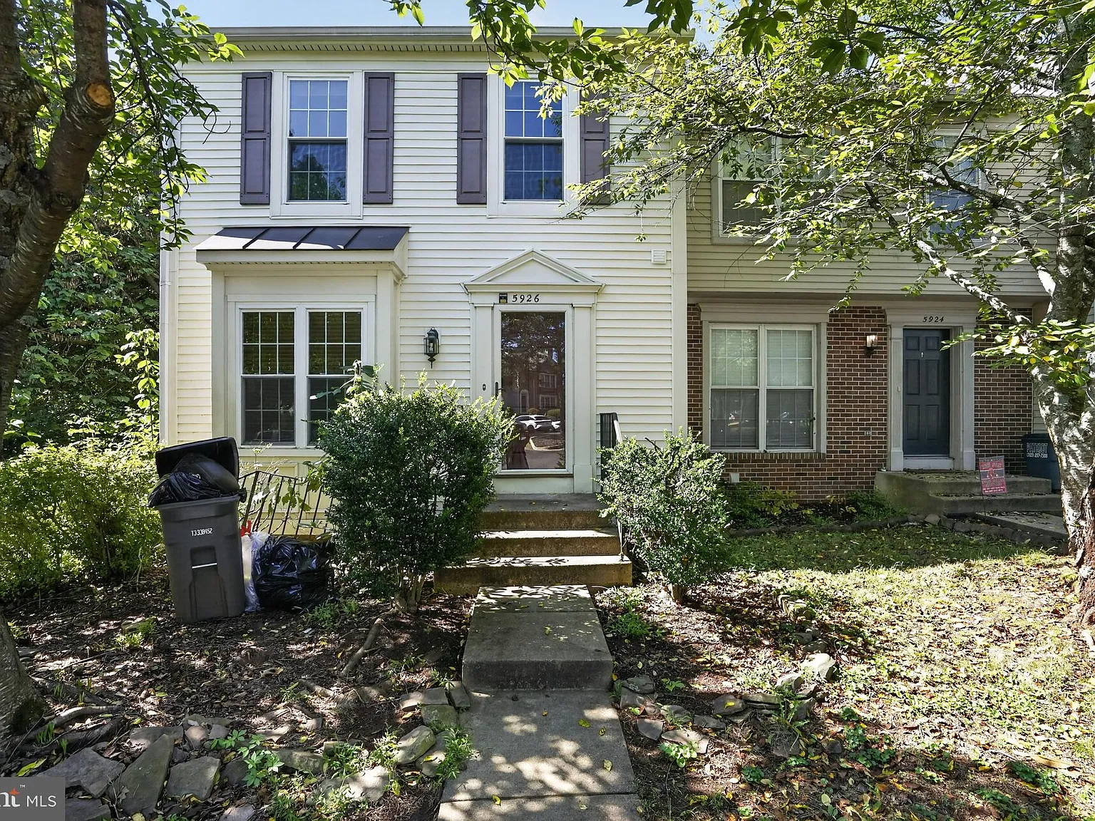 2 bed, 3.5 bath, 1387 sqft, $2,700 — Photo 1