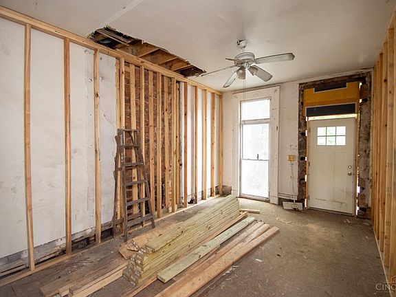 2nd image of 442 Dayton St