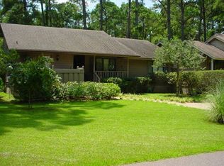 9 Possum Ln, Hilton Head Island, SC 29928