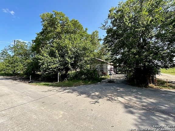 5th image of 13798 W FM 471