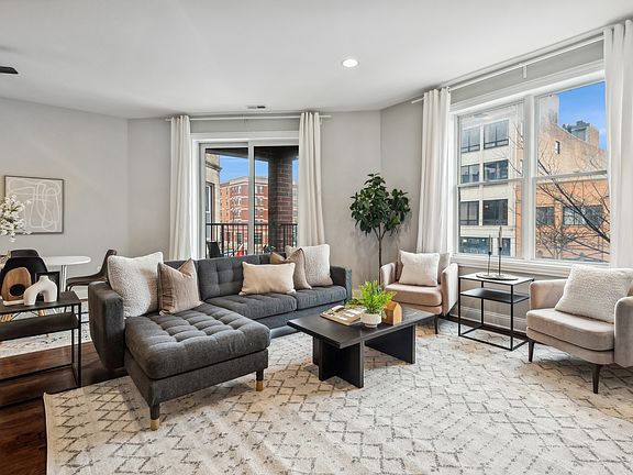 5th image of 2605 W North Ave APT 2B
