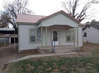 406 Avenue H SE, Childress, TX 79201