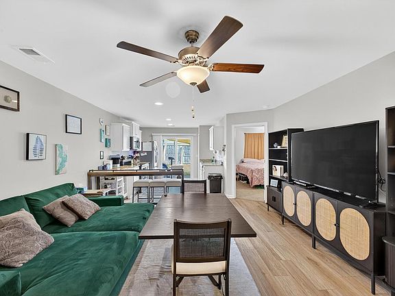 5th image of 2103 Catlet Ct