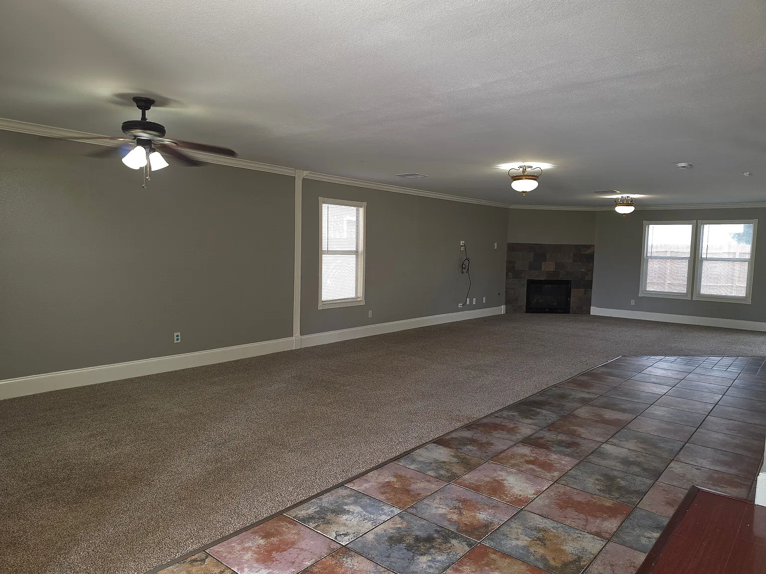 4 bed, 2.5 bath, 3372 sqft, $2,450 — Photo 2