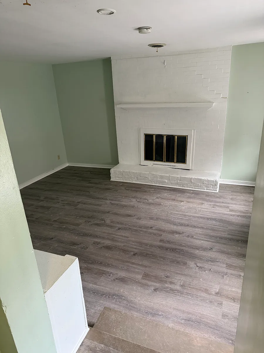 Building Photo - 56 S Swan St #B
