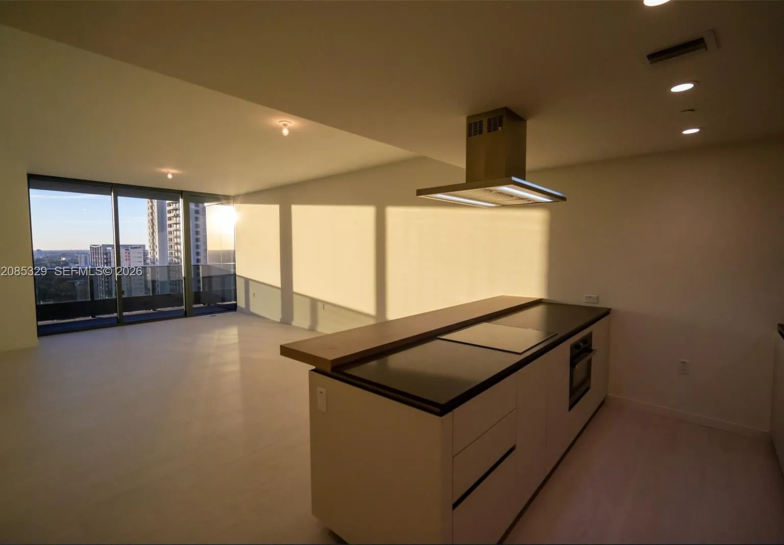 Brickell Flatiron — Photo 3