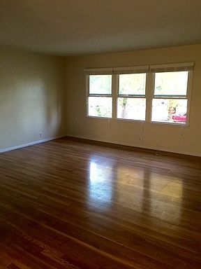4th image of 1134 E San Antonio Dr