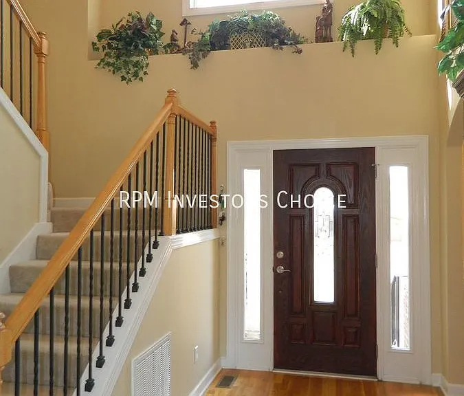 1019 Stonehollow Way — Photo 3