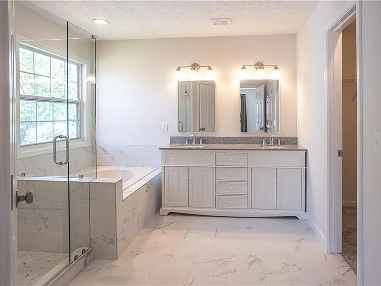 3359 Shallowford Green Dr — Photo 10
