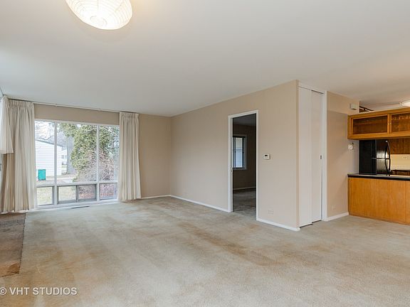 4th image of 531 N Lake St