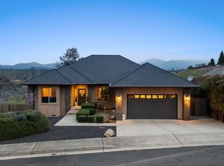 3360 Stanford Dr, Redding, CA 96003