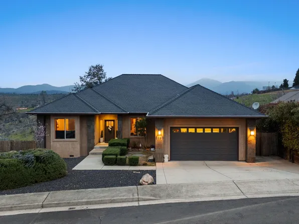 3360 Stanford Dr, Redding, CA 96003