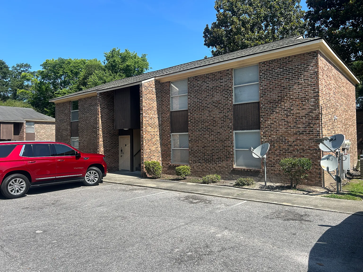 2 bed, 950 sqft, $925 — Photo 1