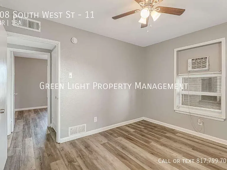 308 S West St #11 — Photo 14