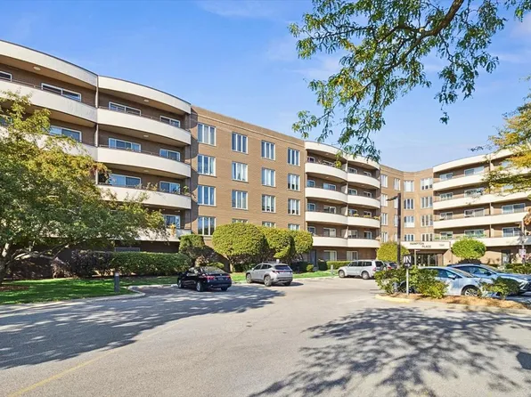 7201 N Lincoln Ave APT 308, Lincolnwood, IL 60712