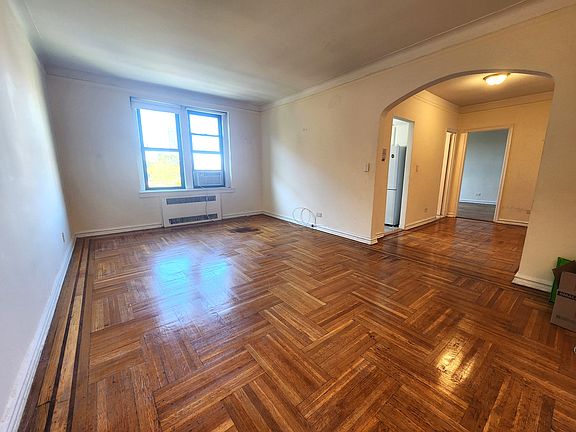 2nd image of 4129 41st St APT 5B