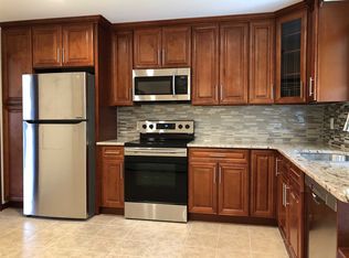 30 Pasture Ln, Poughkeepsie, NY 12603