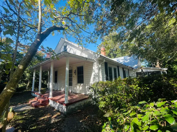 568 S Henley St, Southern Pines, NC 28387