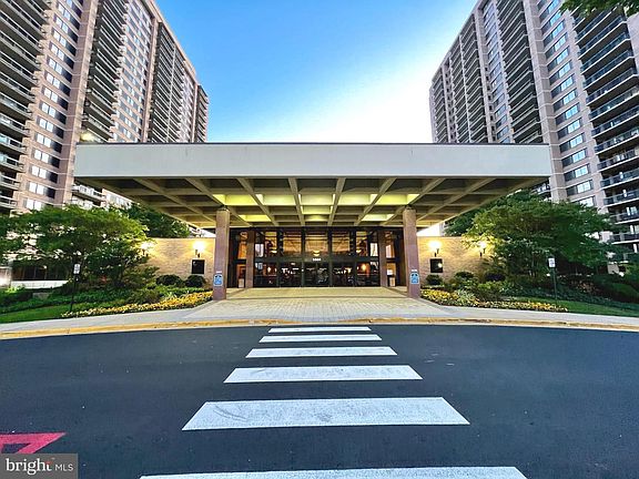 3rd image of 5501 Seminary Rd APT 1908S