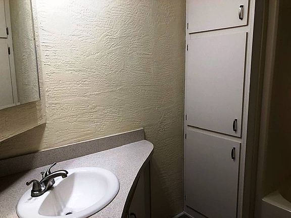 4th image of 3 Cedar Falls Dr