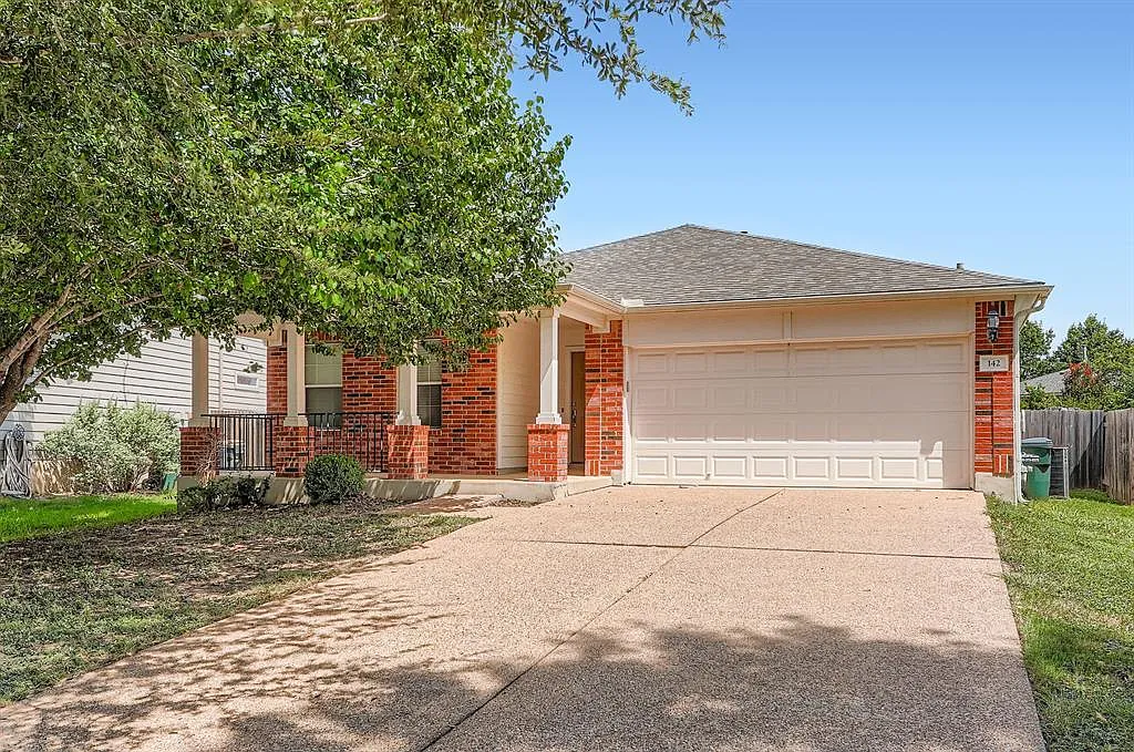 3 bed, 2.0 bath, 1715 sqft, $2,200 — Photo 1
