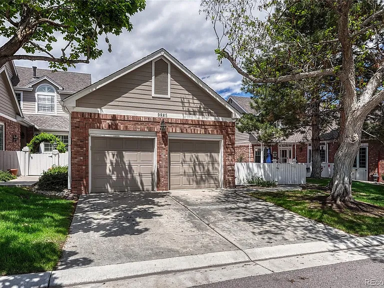 9885 Greensview Cir — Photo 3