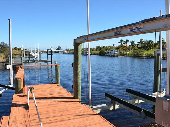 4th image of 2650 SW River Shore Dr