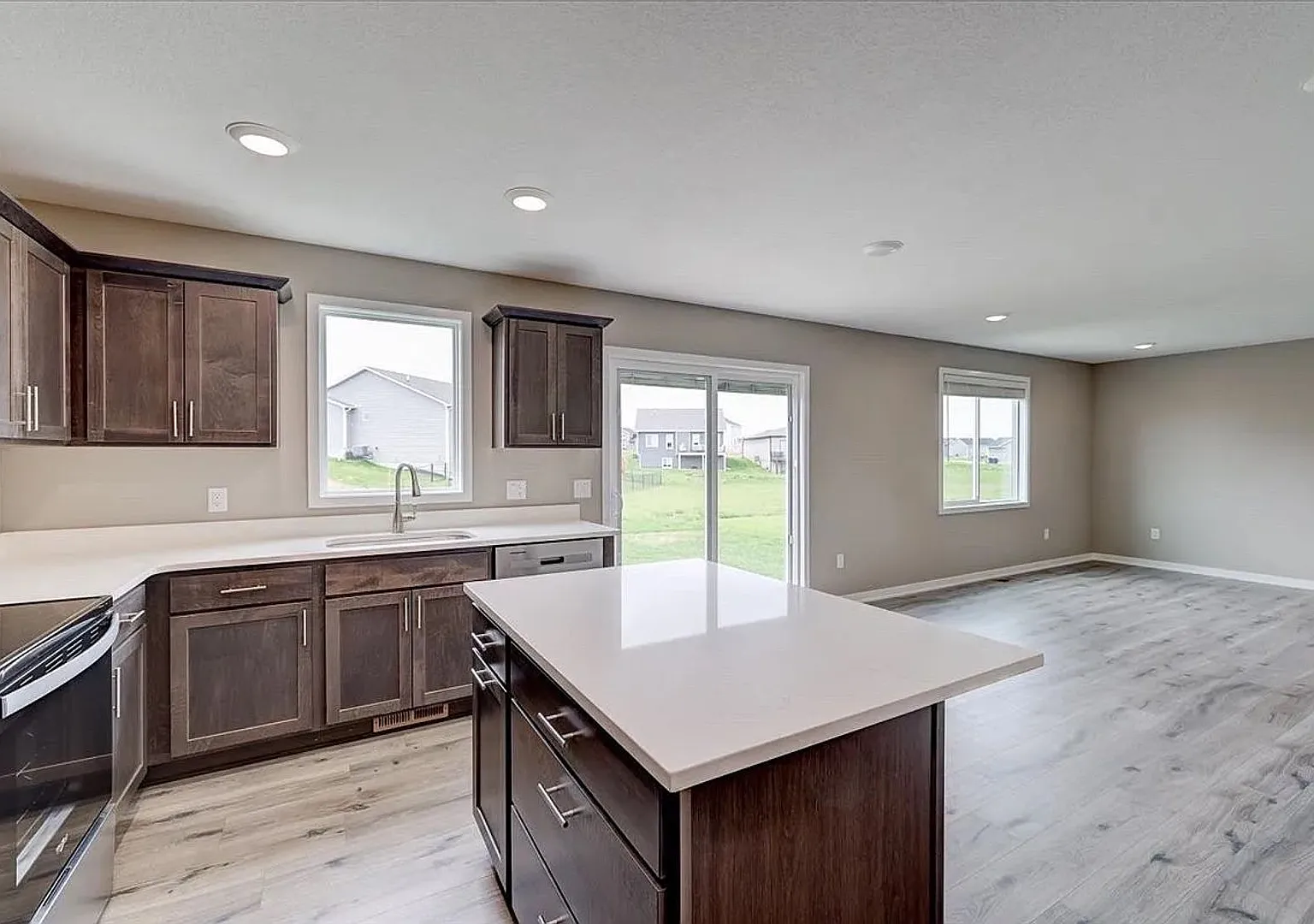 4 Bedroom House for Rent! — Photo 2