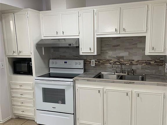 5th image of 2214 Ebano St