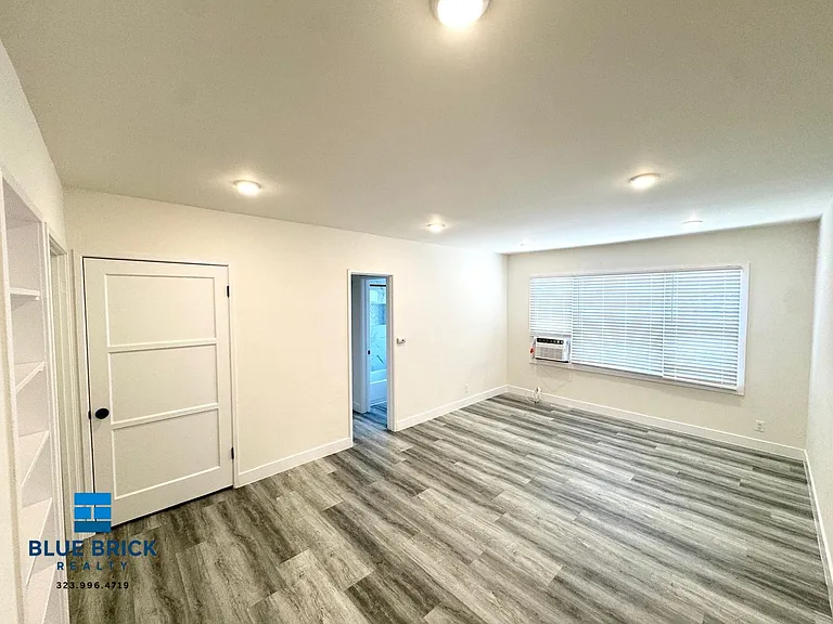 512 N Normandie Ave #4 — Photo 1